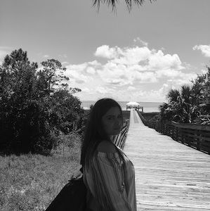 Meet your Posher, Alexis